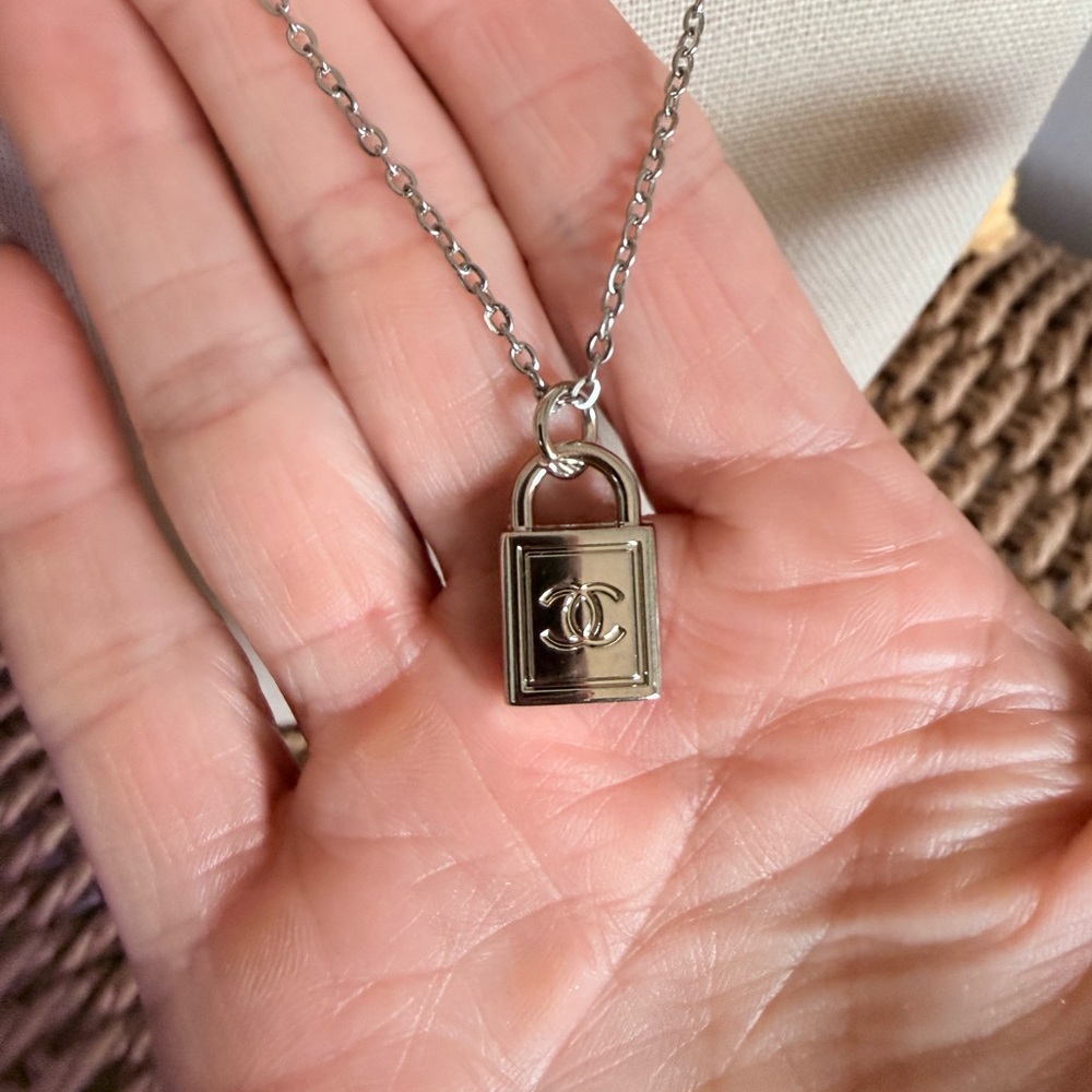 Chanel Silver Padlock GWP Pendant on 19” Silver Chain - Picture 3 of 7
